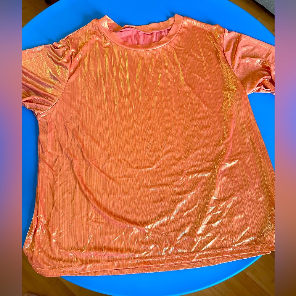 Shiny shirt